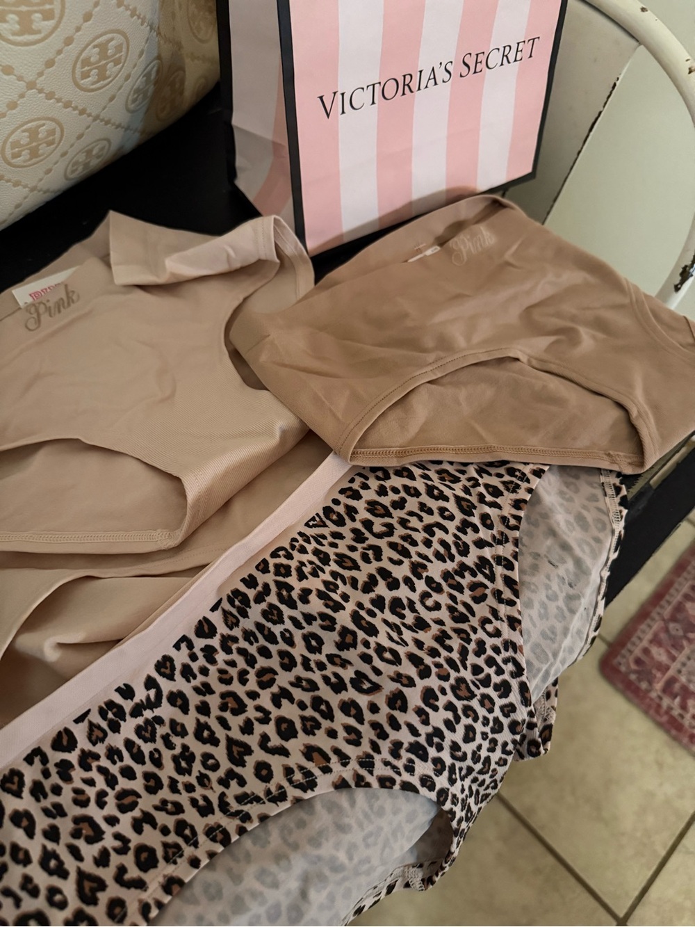 PINK Victoria's Secret Nude & Leopard Print Seamless Panty Set size Medium